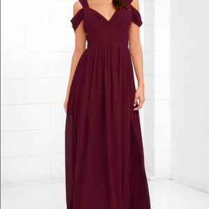 Burgandy maxi dress - NEW Condition - Lulus.